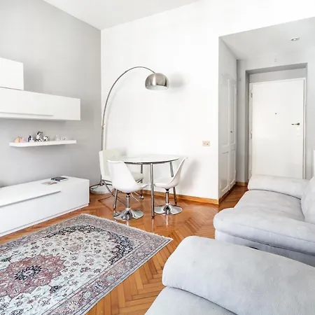 Daire Sunny Flat Near Borghese