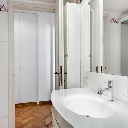 Sunny Flat Near Borghese Daire Roma