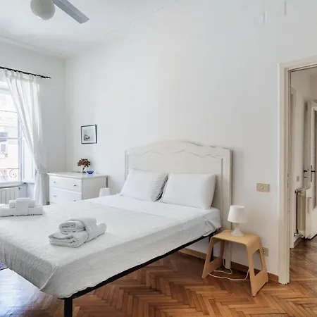 Daire Sunny Flat Near Borghese Roma