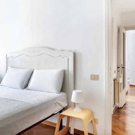 Daire Sunny Flat Near Borghese Roma