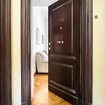Sunny Flat Near Borghese דירה
