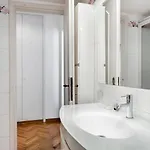 Sunny Flat Near Borghese דירה רומא