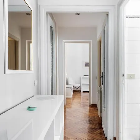 Sunny Flat Near Borghese Рим