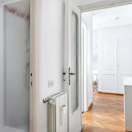 Апартаменты Sunny Flat Near Borghese Рим